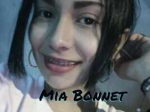 Mia_Bonnet