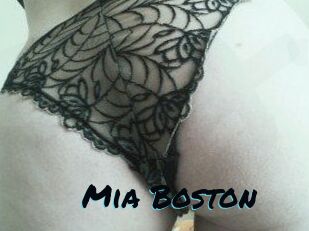 Mia_Boston