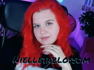 Nielletablossom